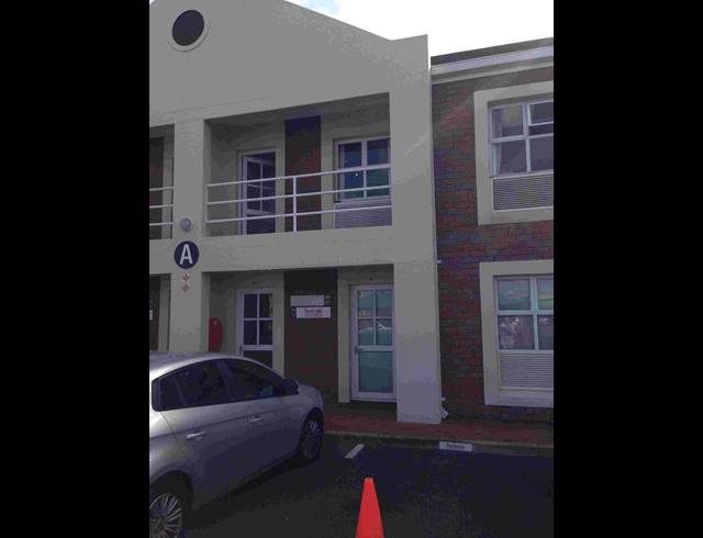 108M² OFFICE FOR SALE IN MILNERTON CENTRAL